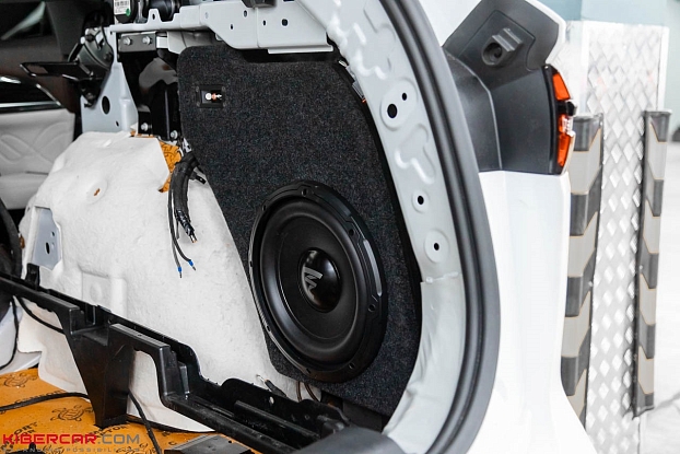 Короб стелс 10" для Geely Monjaro
