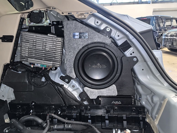 Короб стелс 10" для Aito M5/Seres M5 в правое крыло