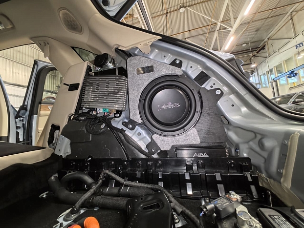 Короб стелс 10" для Aito M5/Seres M5 в правое крыло