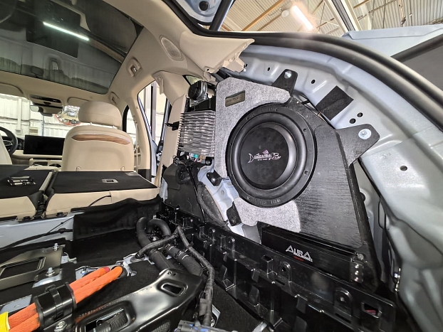 Короб стелс 10" для Aito M5/Seres M5 в правое крыло